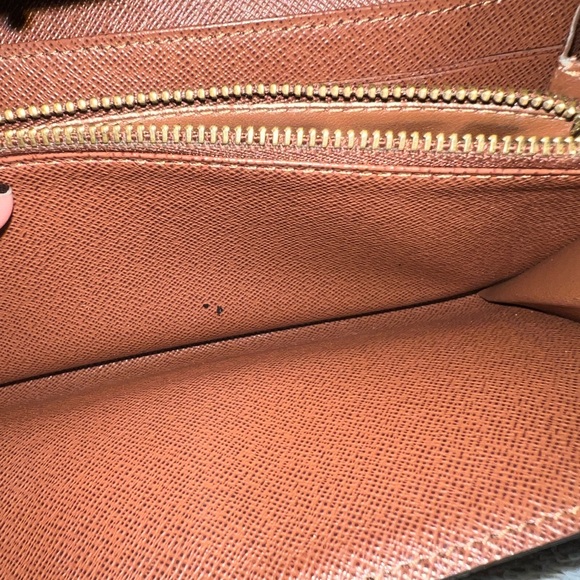 Louis Vuitton Wallet Authentic - Picture 7 of 12